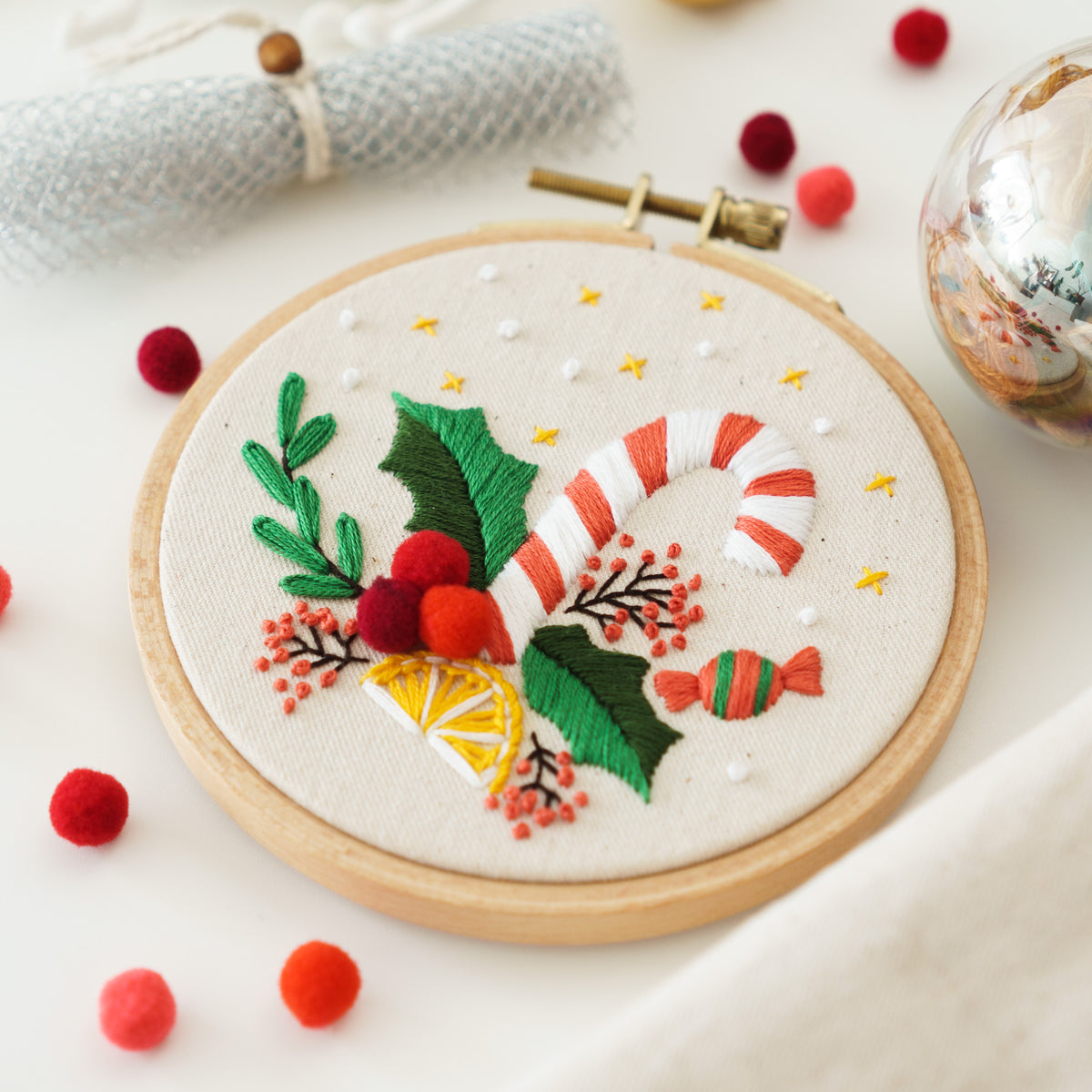 Christmas Bouquet Embroidery Pattern PDF – Mini Hoop Ornament