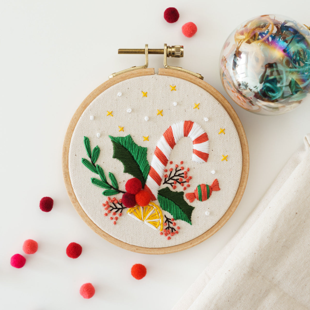 Christmas Bouquet Embroidery Pattern PDF – Mini Hoop Ornament
