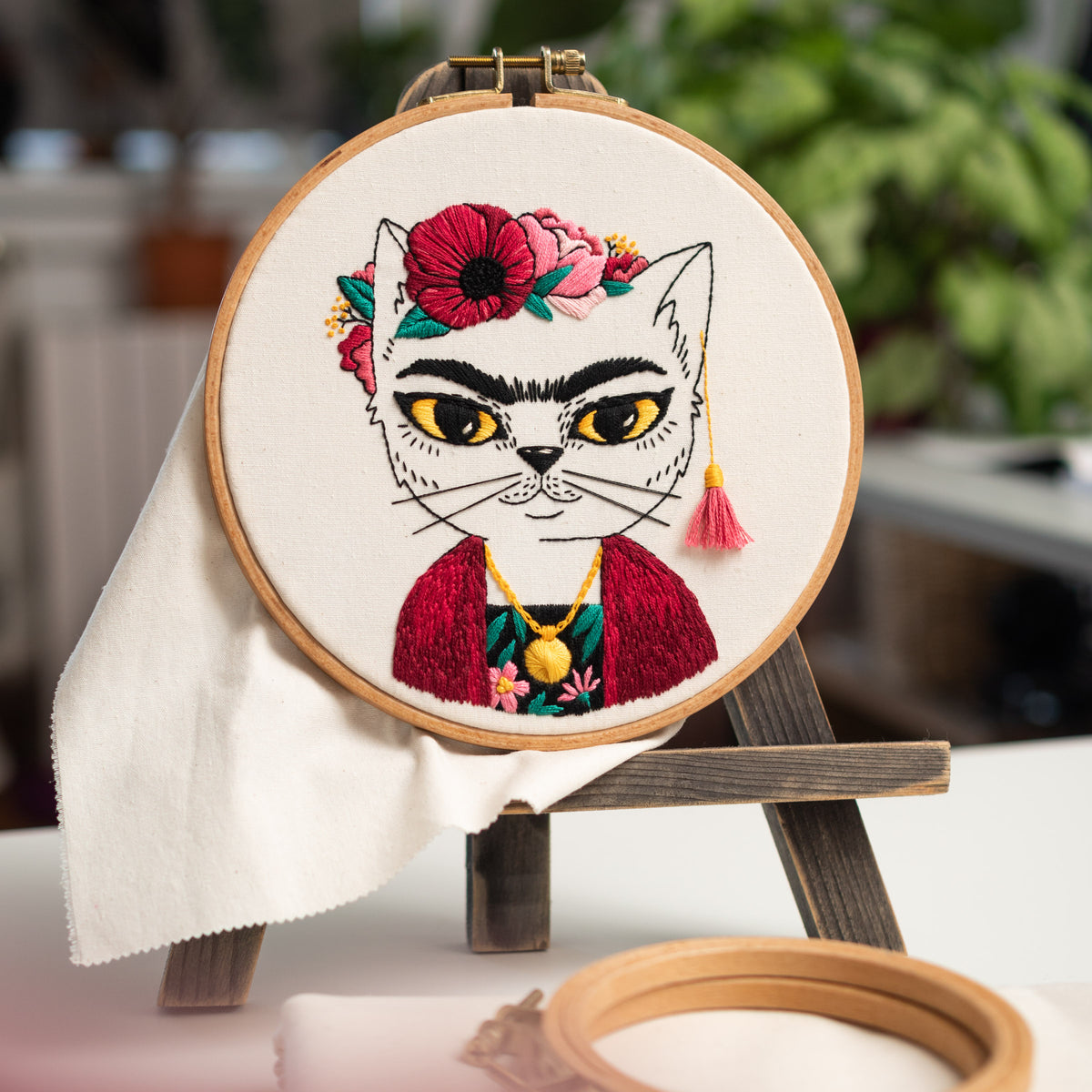 Frida Catlo & Floral Art – Famous Artist Embroidery Pattern PDF