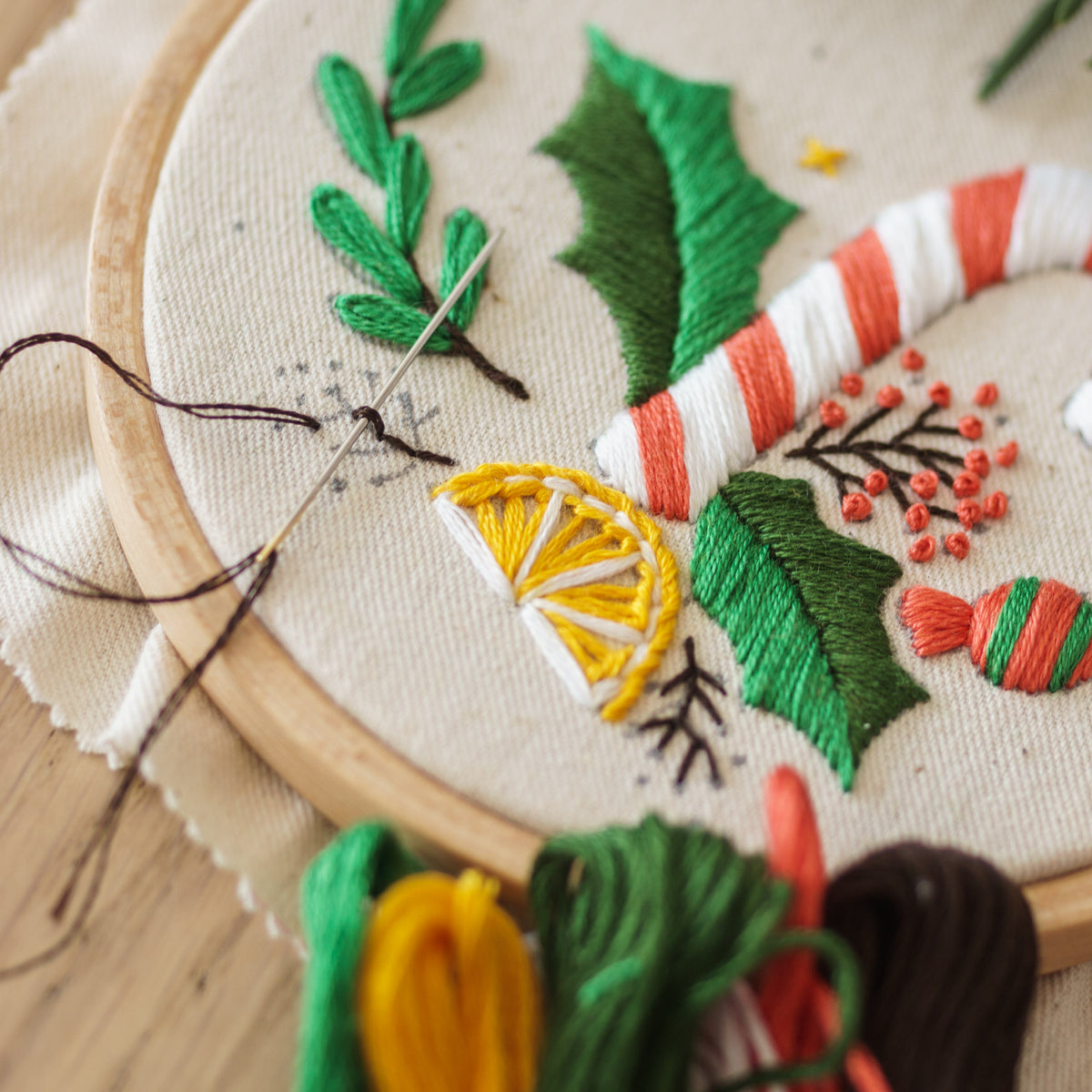 Christmas Bouquet Embroidery Pattern PDF – Mini Hoop Ornament